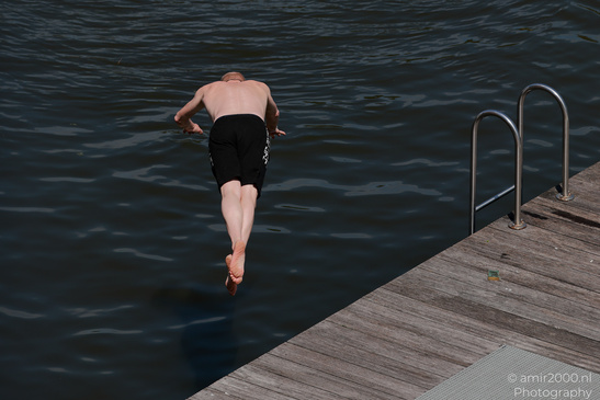 Man_Diving_Into_Canal_In_Hot_Summer_Day_Amsterdam_Netherlands_People_Creative_Collection_Photography_Canon_EOS_R5_Mark_II_2026_001.JPG