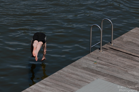Man_Diving_Into_Canal_In_Hot_Summer_Day_Amsterdam_Netherlands_People_Creative_Collection_Photography_Canon_EOS_R5_Mark_II_2026_002.JPG