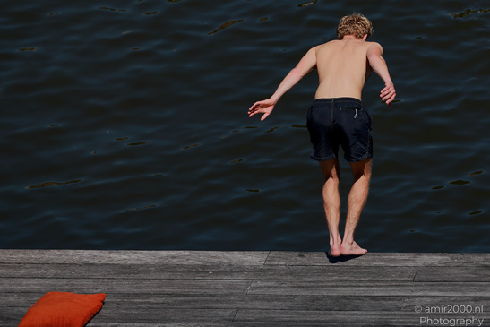 Man_Diving_Into_Canal_In_Hot_Summer_Day_Amsterdam_Netherlands_People_Creative_Collection_Photography_Canon_EOS_R5_Mark_II_2026_004.JPG