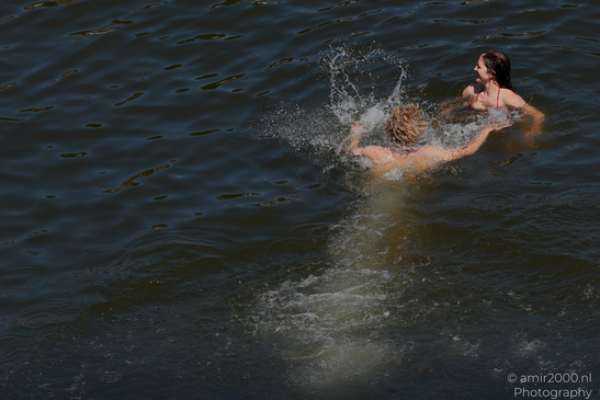 Man_Diving_Into_Canal_In_Hot_Summer_Day_Amsterdam_Netherlands_People_Creative_Collection_Photography_Canon_EOS_R5_Mark_II_2026_008.JPG