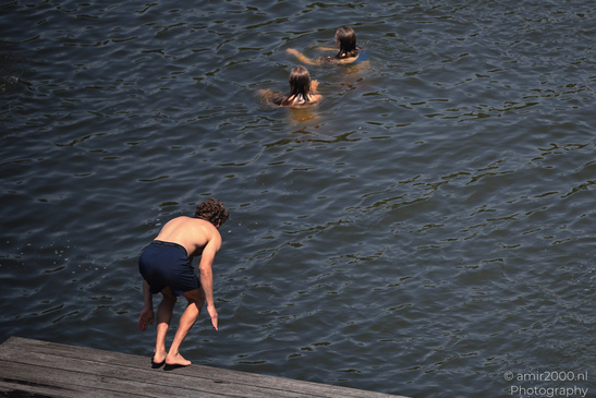 Man_Head_Jump_Into_Canal_Amsterdam_Netherlands_People_Creative_Collection_Photography_Canon_EOS_R5_Mark_II_2026_001.JPG