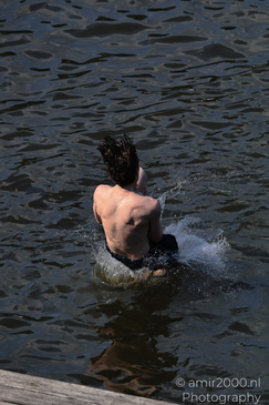 Man_Jumping_Free_Style_Into_Canal_Amsterdam_Netherlands_People_Creative_Collection_Photography_Canon_EOS_R5_Mark_II_2026_004.JPG