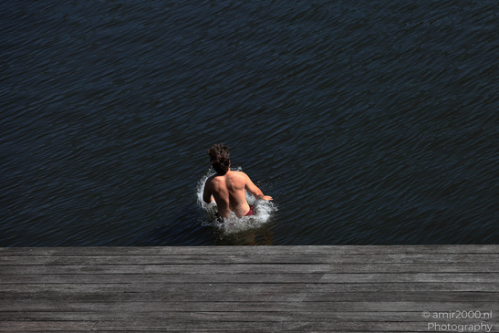 Man_Jumping_Into_Water_In_The_Canals_Of_Amsterdam_Netherlands_People_Creative_Collection_Photography_Canon_EOS_R5_Mark_II_2026_004.JPG