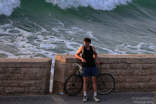 Man_With_Bicycle_In_Front_Of_The_Sea_Tel_Aviv_Jaffa_Israel_People_Creative_Collection_Photography_Canon_EOS_R5_Mark_II_2026_001.JPG