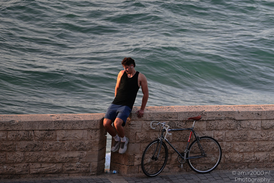 Man_With_Bicycle_In_Front_Of_The_Sea_Tel_Aviv_Jaffa_Israel_People_Creative_Collection_Photography_Canon_EOS_R5_Mark_II_2026_002.JPG