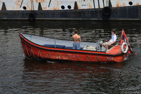 People_On_Boats_In_The_Canals_Of_Amsterdam_Netherlands_People_Creative_Collection_Photography_Canon_EOS_R5_Mark_II_2026_003.JPG