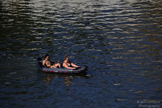 People_On_Boats_In_The_Canals_Of_Amsterdam_Netherlands_People_Creative_Collection_Photography_Canon_EOS_R5_Mark_II_2026_011.JPG