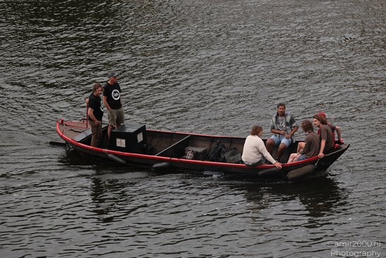 People_On_Boats_In_The_Canals_Of_Amsterdam_Netherlands_People_Creative_Collection_Photography_Canon_EOS_R5_Mark_II_2026_014.JPG