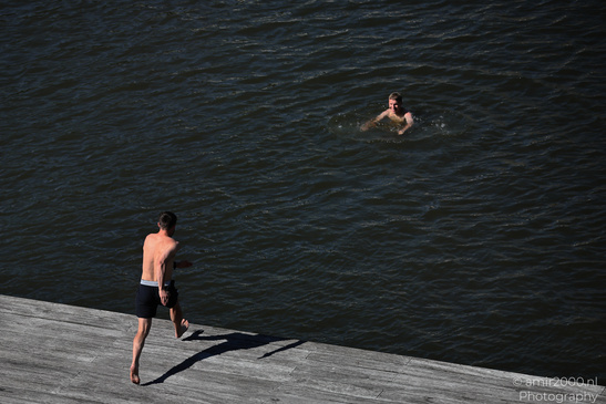 The_Jump_Into_The_Canal_Amsterdam_Netherlands_People_Creative_Collection_Photography_Canon_EOS_R5_Mark_II_2026_001.JPG