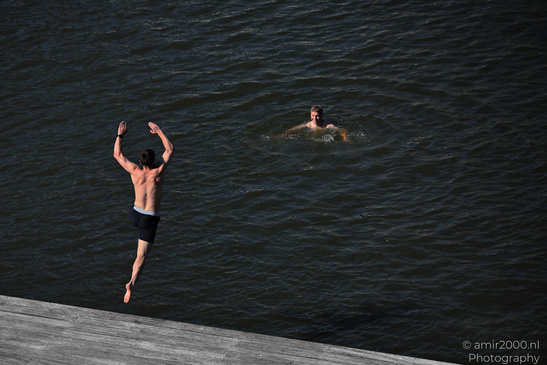 The_Jump_Into_The_Canal_Amsterdam_Netherlands_People_Creative_Collection_Photography_Canon_EOS_R5_Mark_II_2026_002.JPG