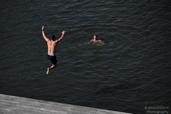 The_Jump_Into_The_Canal_Amsterdam_Netherlands_People_Creative_Collection_Photography_Canon_EOS_R5_Mark_II_2026_003.JPG
