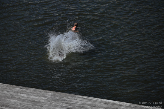 The_Jump_Into_The_Canal_Amsterdam_Netherlands_People_Creative_Collection_Photography_Canon_EOS_R5_Mark_II_2026_007.JPG
