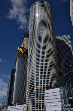 Azrieli_And_The_Azrieli_Spiral_Tower_Construction_Tel_Aviv_Jaffa_Israel_Architecture_Photography_Canon_EOS_R5_Mark_II_2026_001.JPG