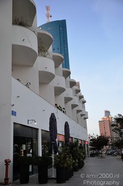 Curved_Apartment_Balconies_Tel_Aviv_Jaffa_Israel_Architecture_Photography_Canon_EOS_R5_Mark_II_2026_001.JPG