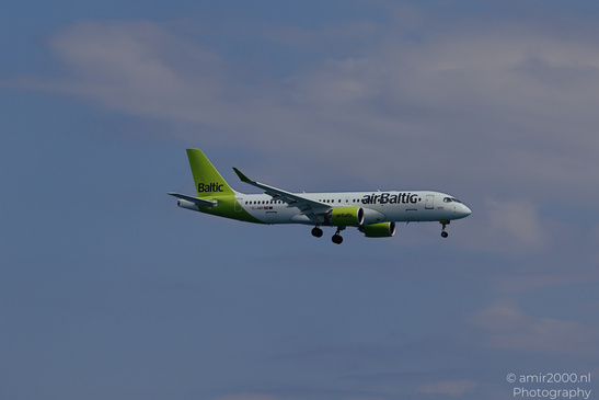 Air_Baltic_Airbus_A220-300_YL-ABF_Landing_In_Larnaca_Cyprus_Aviation_Photography_Canon_EOS_R5_Mark_II_2026_003.JPG