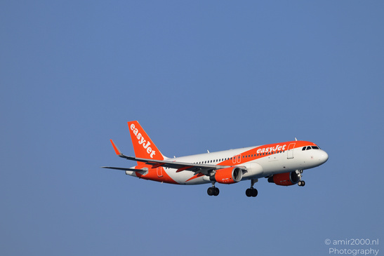 Easyjet_Airbus_A320-200_OE-ICI_Landing_Larnaca_Cyprus_Aviation_Photography_Canon_EOS_R5_Mark_II_2026_002.JPG