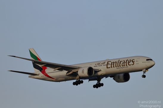 Emirates_Boeing_777-300ER_A6_ENR_Landing_In_Larnaca_Cyprus_Aviation_Photography_Canon_EOS_R5_Mark_II_2026_002.JPG