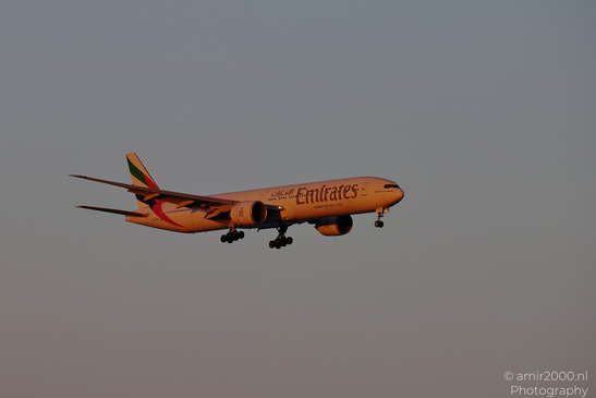 Emirates_Boeing_777-300ER_A6_EPK_Landing_During_Sunset_Larnaca_Cyprus_Aviation_Photography_Canon_EOS_R5_Mark_II_2026_002.JPG