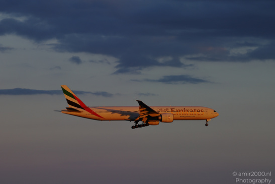 Emirates_Boeing_777-300ER_A6_EPK_Landing_During_Sunset_Larnaca_Cyprus_Aviation_Photography_Canon_EOS_R5_Mark_II_2026_005.JPG