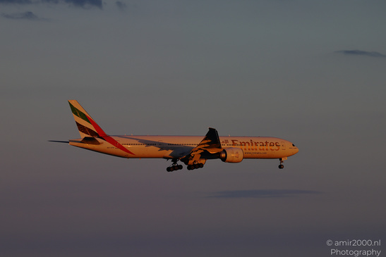 Emirates_Boeing_777-300ER_A6_EPK_Landing_During_Sunset_Larnaca_Cyprus_Aviation_Photography_Canon_EOS_R5_Mark_II_2026_006.JPG