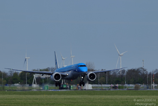KLM_Cityhopper_Embraer_E195-E2_PH-NXT_Landing_Schiphol_Netherlands_Aviation_Photography_Canon_EOS_R5_Mark_II_2026_001.JPG