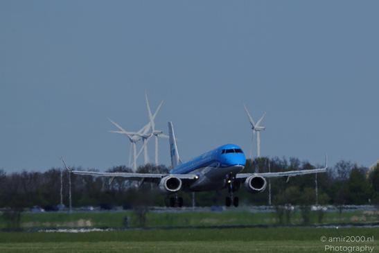 KLM_Cityhopper_Embraer_ERJ-190_PH-EZH_Landing_Schiphol_Netherlands_Aviation_Photography_Canon_EOS_R5_Mark_II_2026_001.JPG