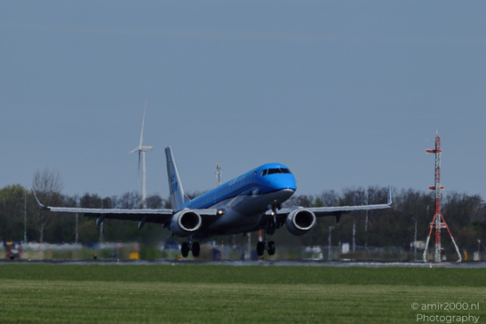 KLM_Cityhopper_Embraer_ERJ-190_PH-EZS_Landing_Schiphol_Netherlands_Aviation_Photography_Canon_EOS_R5_Mark_II_2026_001.JPG