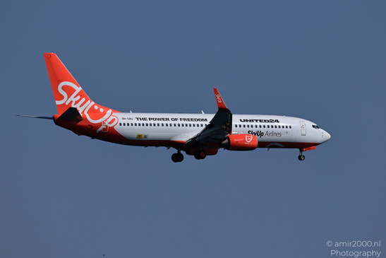 SkyUp_Airlines_UNITED24_Boeing_737-800_9H-SAU_Landing_Larnaca_Cyprus_Aviation_Photography_Canon_EOS_R5_Mark_II_2026_004.JPG