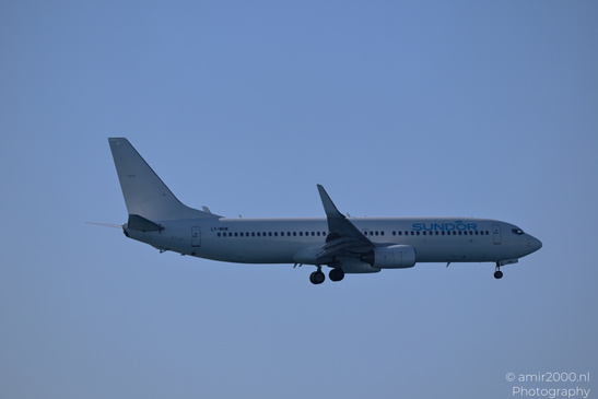 Sundor_Boeing_737-800_LY-MGM_Landing_Larnaca_Cyprus_Aviation_Photography_Canon_EOS_R5_Mark_II_2026_002.JPG