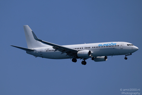 Sundor_Boeing_737-800_LY-MGM_Landing_Larnaca_Cyprus_Aviation_Photography_Canon_EOS_R5_Mark_II_2026_005.JPG