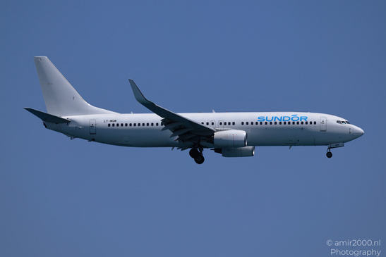 Sundor_Boeing_737-800_LY-MGM_Landing_Larnaca_Cyprus_Aviation_Photography_Canon_EOS_R5_Mark_II_2026_006.JPG