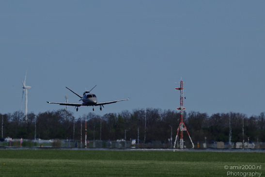 The_Cirrus_G2_Vision_Jet_LX-VDS_Landing_Schiphol_Netherlands_Aviation_Photography_Canon_EOS_R5_Mark_II_2026_001.JPG