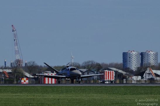 The_Cirrus_G2_Vision_Jet_LX-VDS_Landing_Schiphol_Netherlands_Aviation_Photography_Canon_EOS_R5_Mark_II_2026_002.JPG