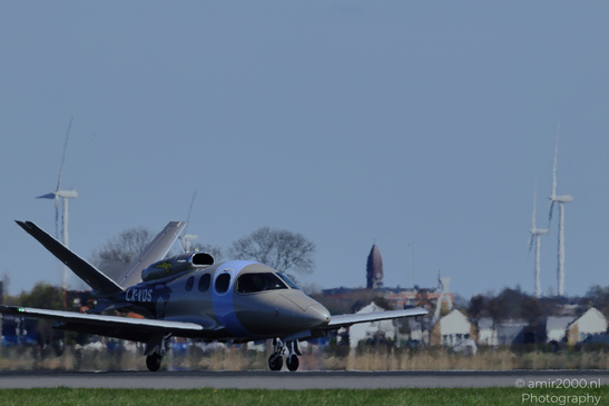 The_Cirrus_G2_Vision_Jet_LX-VDS_Landing_Schiphol_Netherlands_Aviation_Photography_Canon_EOS_R5_Mark_II_2026_004.JPG
