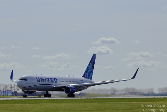 United_Airlines_Boeing_737-800_N672UA_Take_Off_From_Schiphol_Netherlands_Aviation_Photography_Canon_EOS_R5_Mark_II_2026_003.JPG