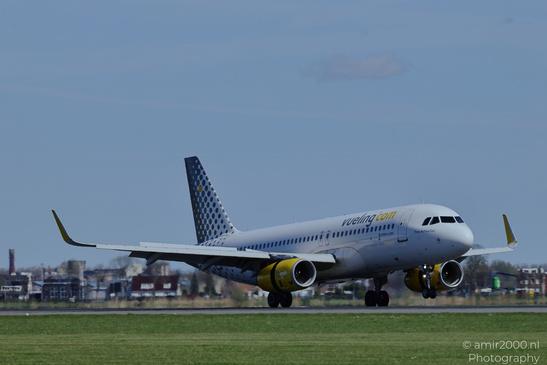 Vueling_Airbus_A320-200_EC-MVE_Planey_Mcplane_Face_Landing_Schiphol_Netherlands_Aviation_Photography_Canon_EOS_R5_Mark_II_2026_002.JPG