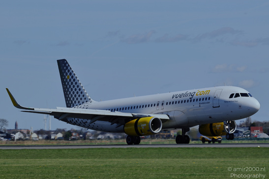 Vueling_Airbus_A320-200_EC-MVE_Planey_Mcplane_Face_Landing_Schiphol_Netherlands_Aviation_Photography_Canon_EOS_R5_Mark_II_2026_003.JPG