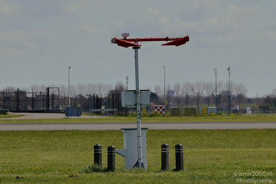 Weather_Radar_And_Antenna_At_Schiphol_Netherlands_Aviation_Photography_Canon_EOS_R5_Mark_II_2026_001.JPG