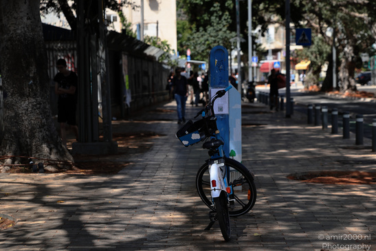 Bicycle_In_The_City_Tel_Aviv_Jaffa_Israel_Cityscape_Photography_Canon_EOS_R5_Mark_II_2026_001.JPG