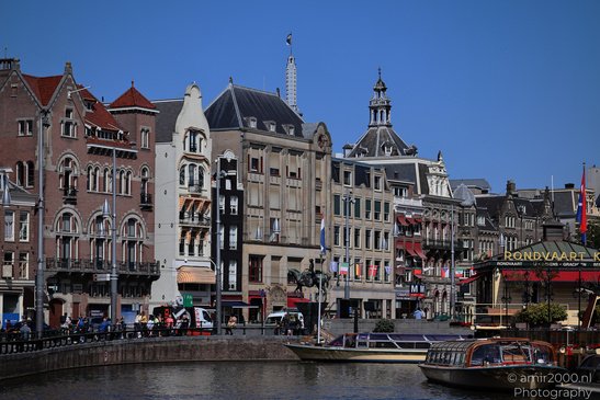 Canal_Scenery_In_The_Center_Of_Amsterdam_Netherlands_Cityscape_Photography_Canon_EOS_R5_Mark_II_2026_006.JPG
