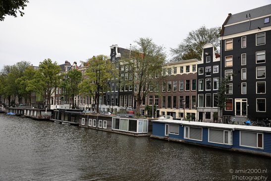 Canal_Scenery_In_The_Center_Of_Amsterdam_Netherlands_Cityscape_Photography_Canon_EOS_R5_Mark_II_2026_007.JPG
