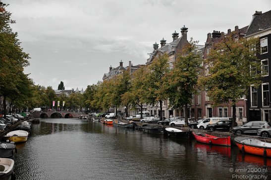 Canal_Scenery_In_The_Center_Of_Amsterdam_Netherlands_Cityscape_Photography_Canon_EOS_R5_Mark_II_2026_014.JPG
