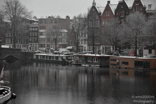 Winter_In_Historic_Canal_District_In_Amsterdam_Netherlands_Cityscape_Photography_Canon_EOS_R5_Mark_II_2026_008.JPG