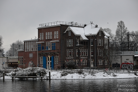 Winter_In_Historic_Canal_District_In_Amsterdam_Netherlands_Cityscape_Photography_Canon_EOS_R5_Mark_II_2026_017.JPG