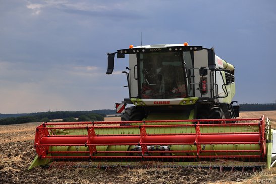 Harvesting_Machine_In_Field_Transportation_Collection_Miscellaneous_Photography_Canon_EOS_R5_Mark_II_2026_001.JPG