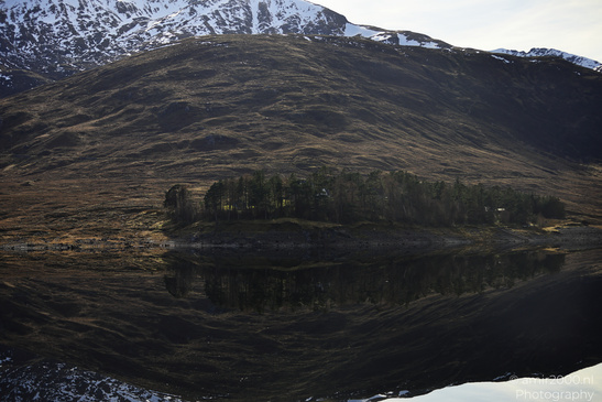 Loch_Cluanie_Reflections_In_The_Scottish_Highlands_Scotland_United_Kingdom_Nature_Photography_Canon_EOS_R5_Mark_II_2026_026.JPG