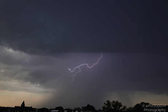 Summer_Lightning_Storm_In_The_City_Amsterdam_Netherlands_Nature_Photography_Canon_EOS_R5_Mark_II_2026_001.JPG