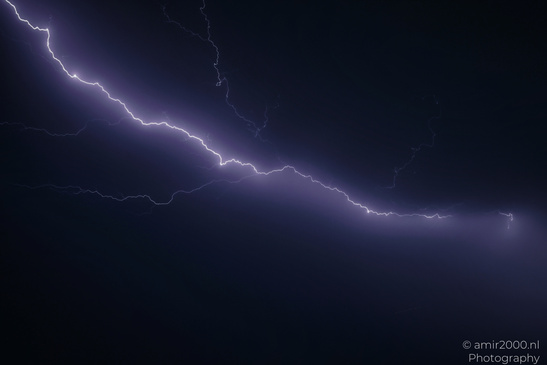 Summer_Lightning_Storm_In_The_City_Amsterdam_Netherlands_Nature_Photography_Canon_EOS_R5_Mark_II_2026_006.JPG