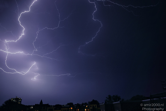 Summer_Lightning_Storm_In_The_City_Amsterdam_Netherlands_Nature_Photography_Canon_EOS_R5_Mark_II_2026_007.JPG