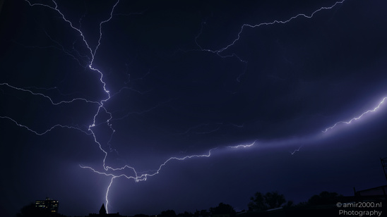 Summer_Lightning_Storm_In_The_City_Amsterdam_Netherlands_Nature_Photography_Canon_EOS_R5_Mark_II_2026_008.JPG